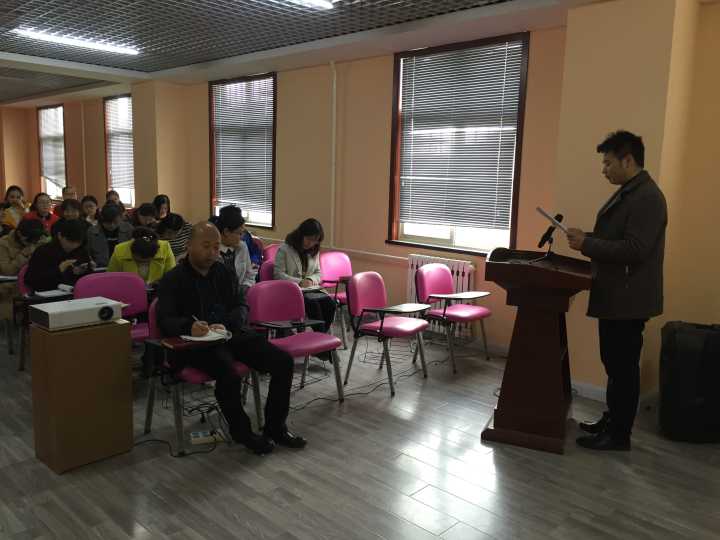 辅导员代表杜森老师发言